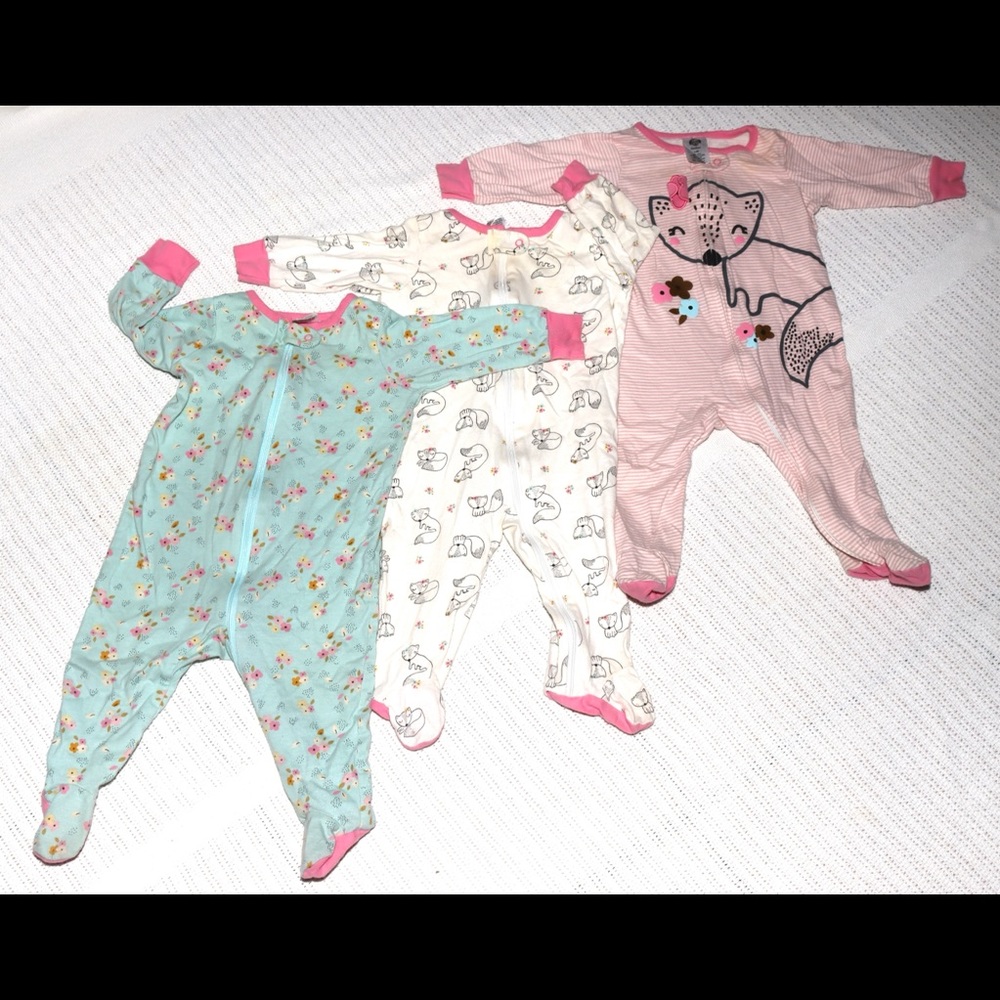 Gerber baby girl feety pajamas
